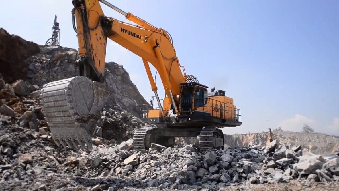 Maiores e mais poderosas escavadeiras que estão revolucionando a construção e mineração no mundo: apenas o pneu é maior que sua casa; elas são potentes e gigantes, verdadeiras máquinas colossais