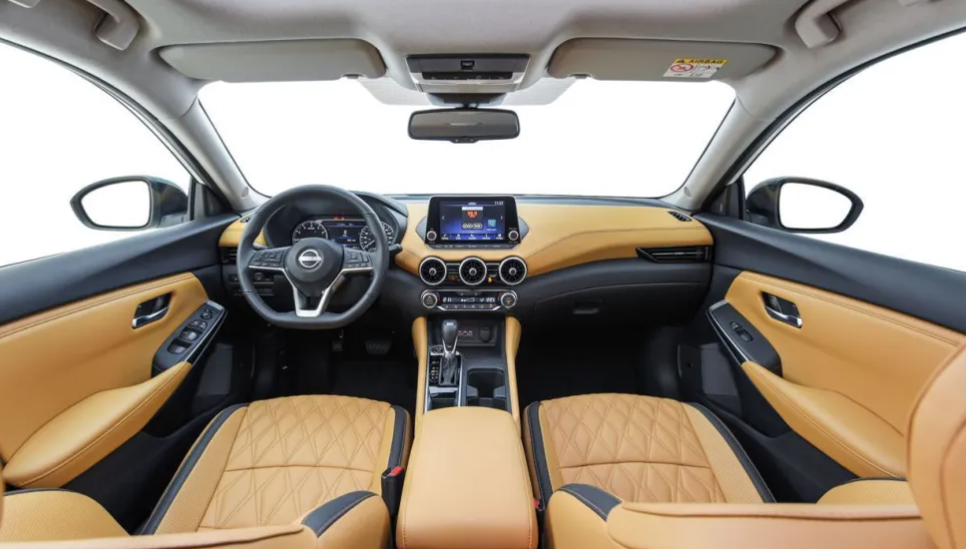 Nissan Sentra com até R$ 37,2 mil de desconto para PCD! Aproveite a promoção e garanta seu sedã com condições imperdíveis. (Imagem: Murilo Góes/Divulgação Nissan)