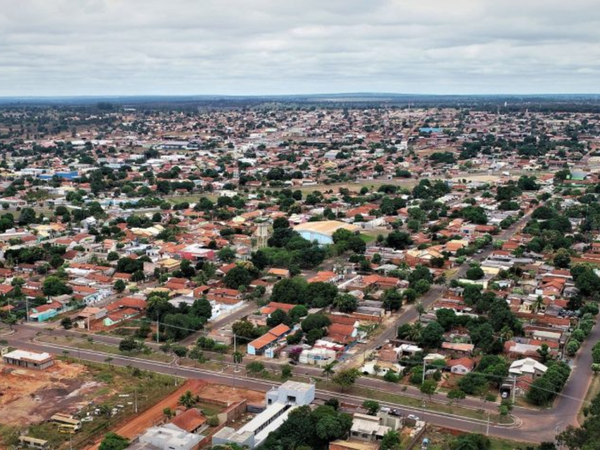 Projeto prevê obras de pavimentação e drenagem no acesso ao polo industrial da cidade, reforçando a infraestrutura para novos empreendimentos.