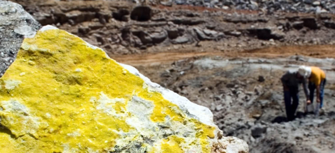 O Ibama suspendeu análise do projeto de mineração de urânio no Ceará, solicitando estudos adicionais e abrindo audiências públicas para avaliar os impactos ambientais, entenda.