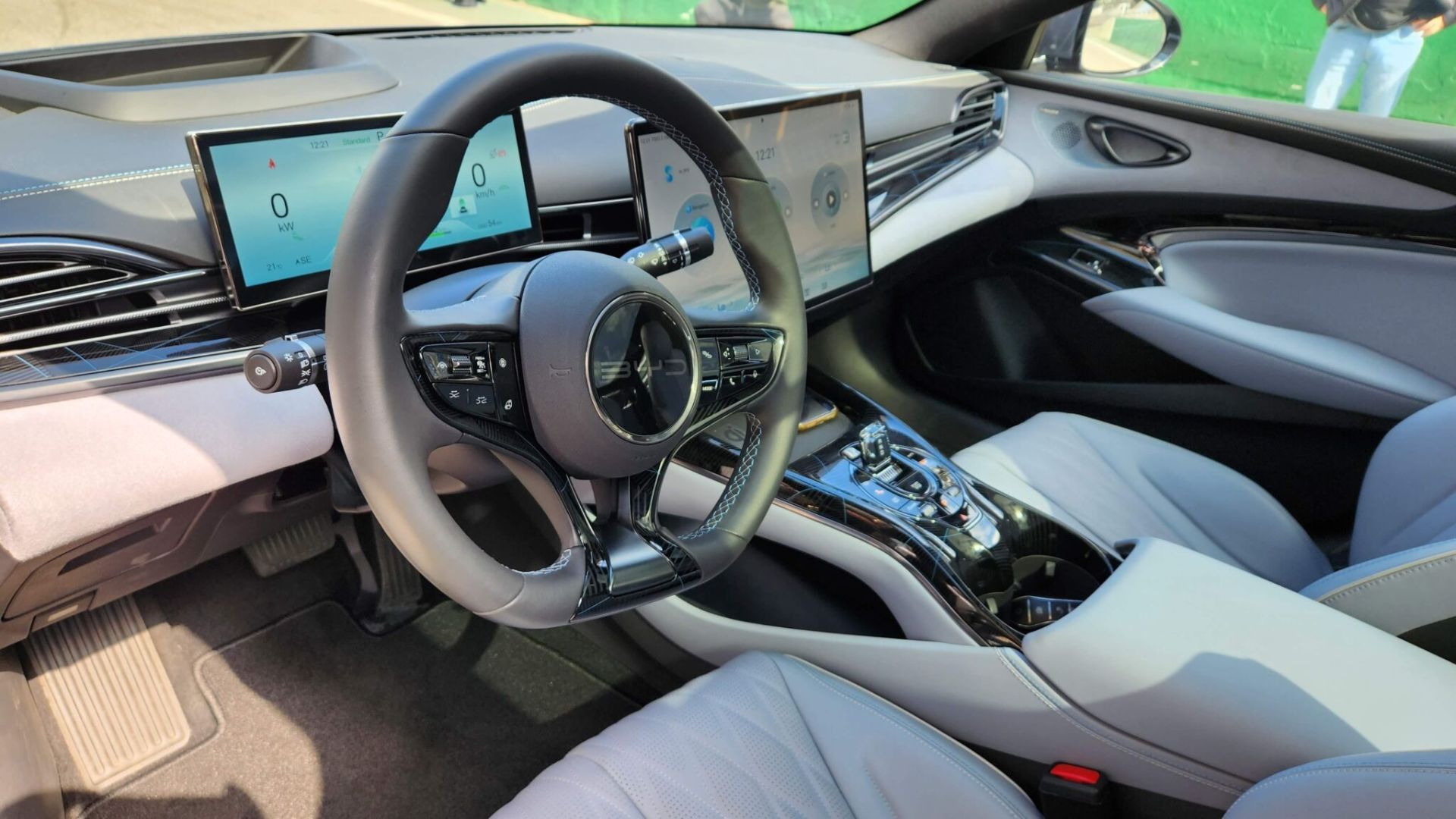 BYD Seal elétrico já aparece no mercado de usados por R$ 196 mil, com queda de 34% em menos de dois anos.