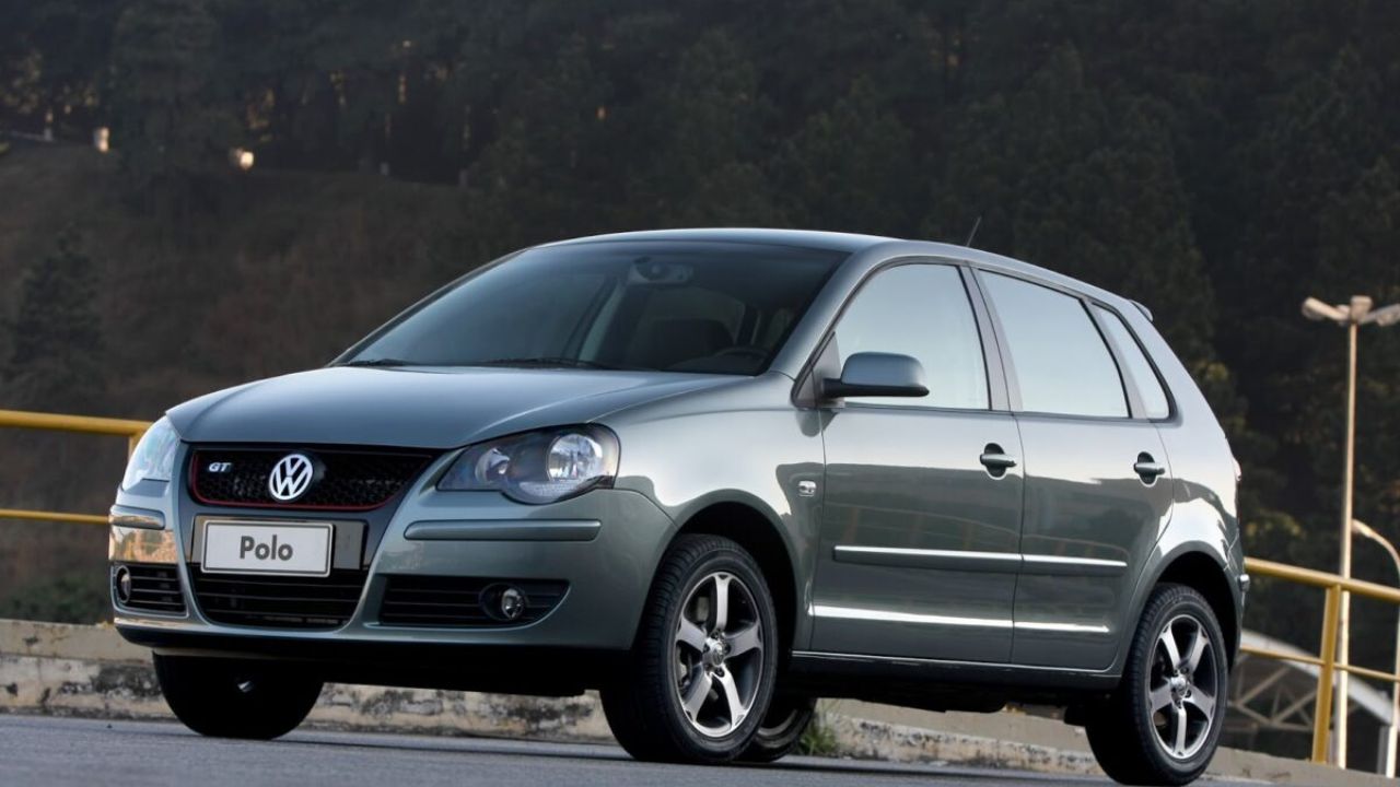 Veja 5 carros usados que são confiáveis no câmbio manual, mas apresentam sérios problemas em versões automáticas. Descubra quais modelos evitar e como se prevenir.