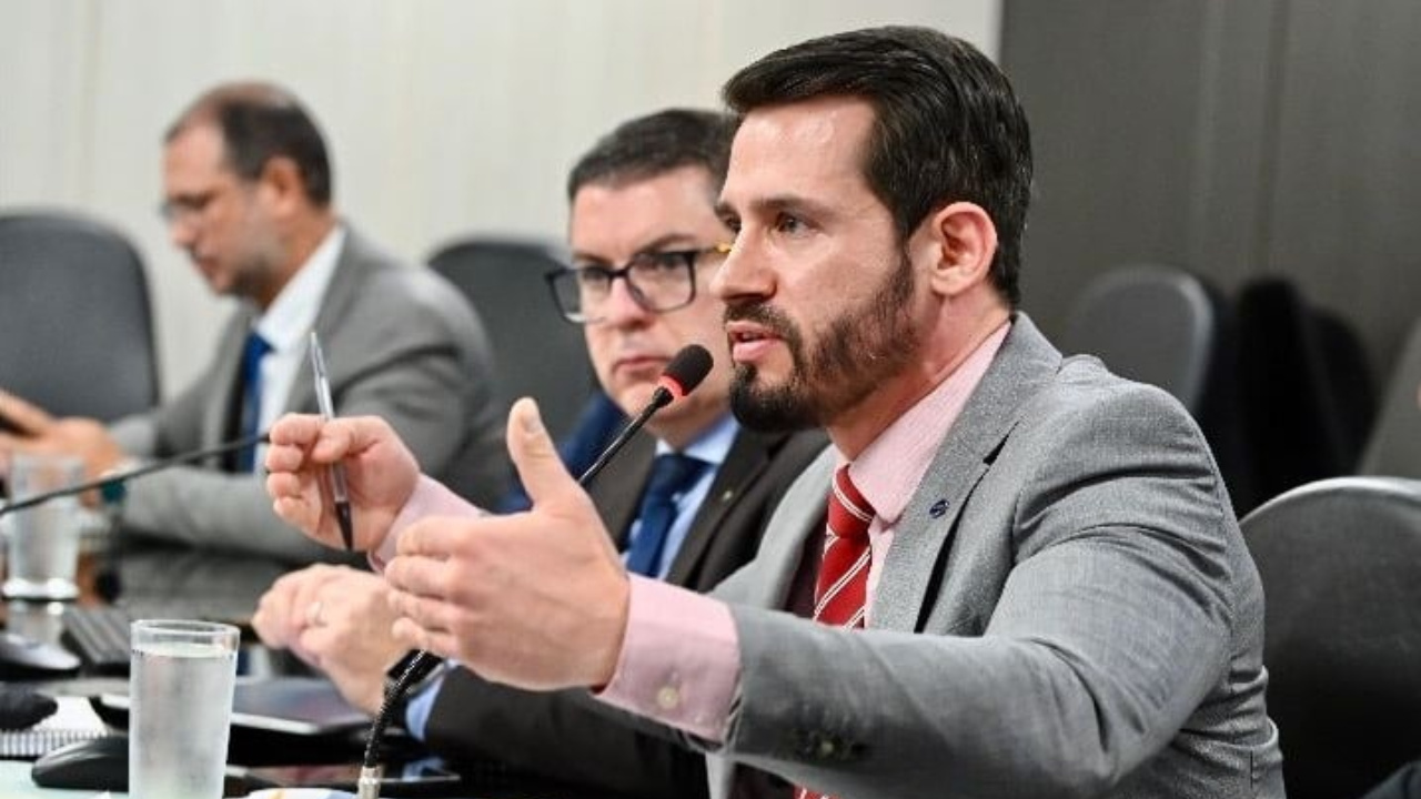 No MME, Renato Dutra assume secretaria de Petróleo, Gás Natural e Biocombustíveis (SPG) com missão de lidar com pré-sal, transição energética e programas sociais. Fonte: MegaWhat