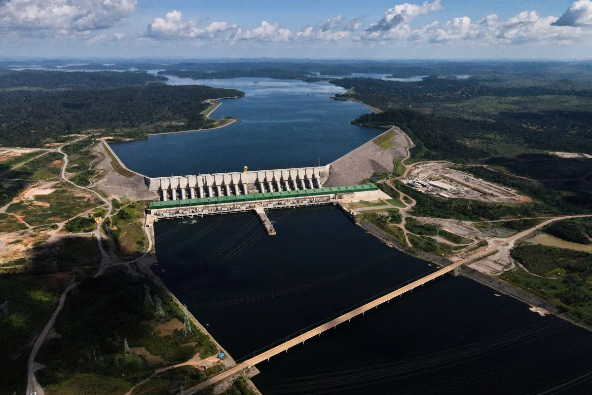 A usina de Belo Monte, no Rio Xingu (PA), tem 11.233,1 MW de capacidade instalada — um volume de geração que coloca o empreendimento entre os maiores do planeta