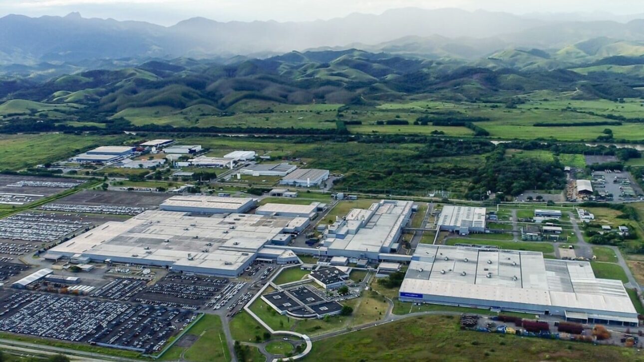 Leapmotor lança o SUV elétrico C10 no Brasil por R$ 190 mil e prepara produção nacional em parceria com a Stellantis em Pernambuco.