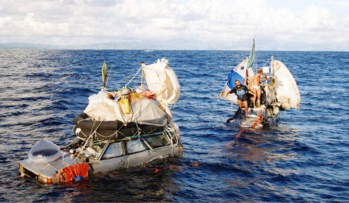 Quatro italianos cruzaram o Atlântico em carros adaptados, viveram 119 dias à deriva e concluíram um projeto familiar iniciado décadas antes. (Imagem: Reprodução/Xataka)