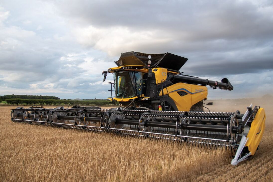 máquinas gigantes no agro mostram como fazendas de grande escala elevam rendimento com colheitadeira CR11, largura extrema, descarga rápida e automação na nova fase da mecanização agrícola.