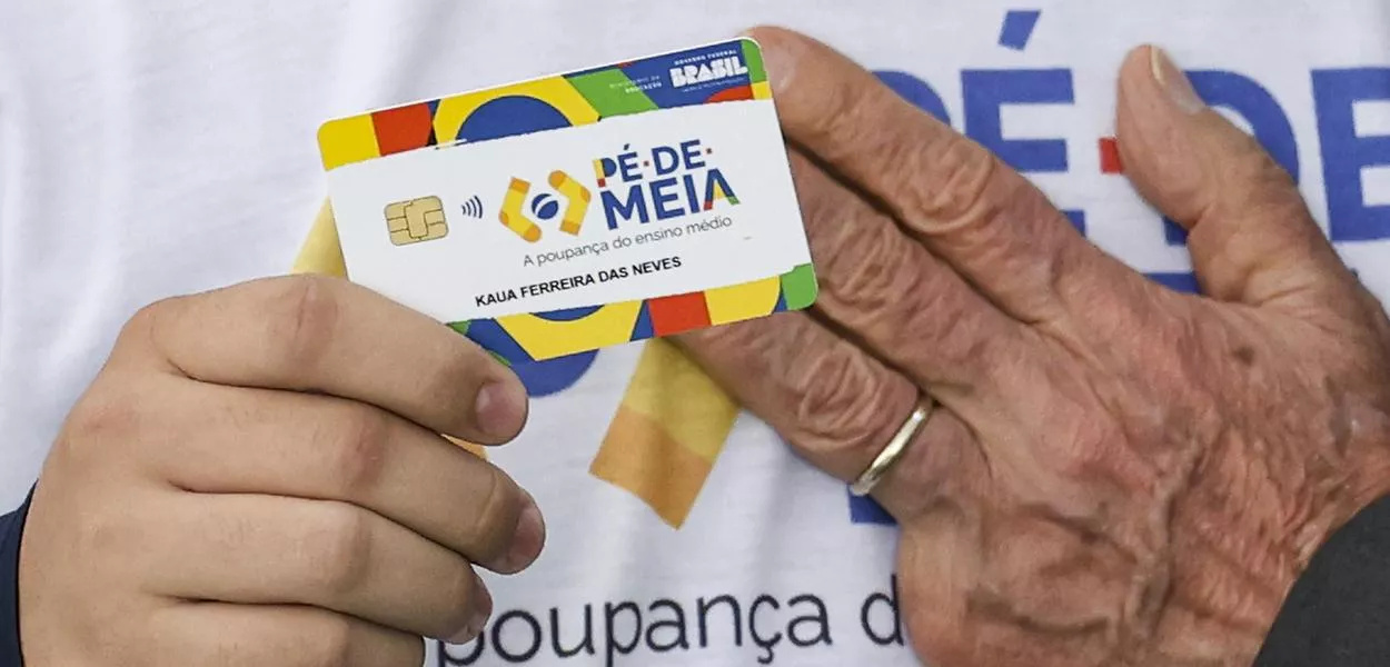 Estudo aponta que Pé-de-Meia reduz evasão escolar no ensino médio e mantém 1 em cada 4 jovens vulneráveis na escola. (Foto: Marcelo Camargo/Agência Brasil)