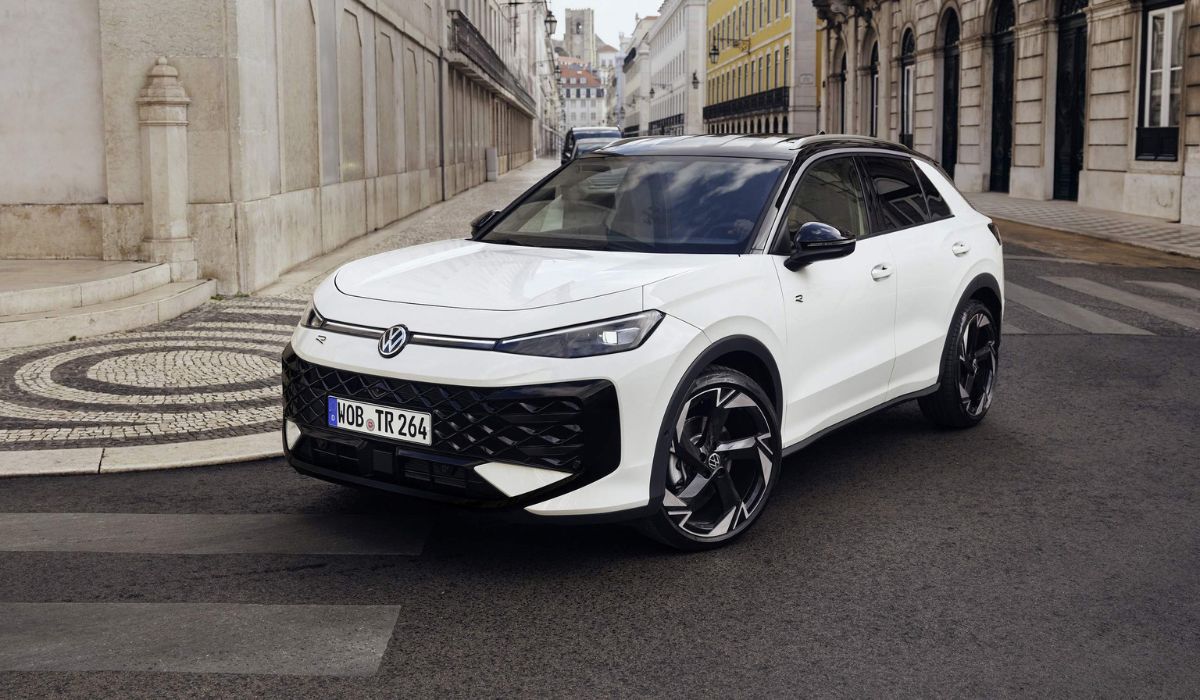 Novo Volkswagen T-Roc estreia sistema híbrido leve de 48V, cresce em espaço e antecipa a nova fase dos SUVs da marca no Brasil. (Imagem: Divulgação)