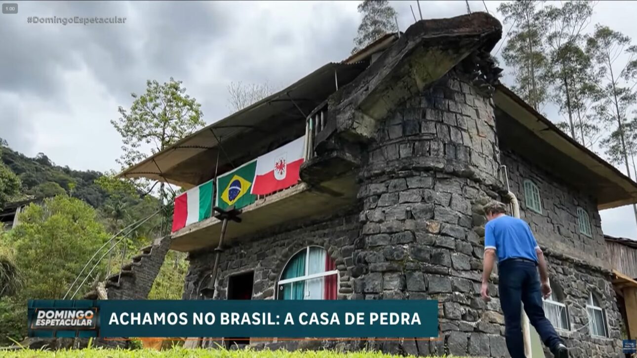 Aposentado constrói sozinho casa de pedra nas montanhas de SC após 20 anos de trabalho e mais de 2 mil rochas talhadas à mão. (Imagem: reprodução/ TV Record)